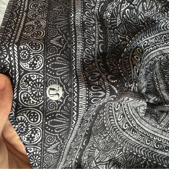 Lululemon Wunder Under High Rise Legging - Picture 5 of 6